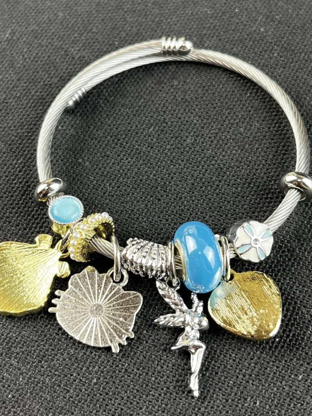 Blue Hello Kitty Bracelet cute - Picture 2 of 4